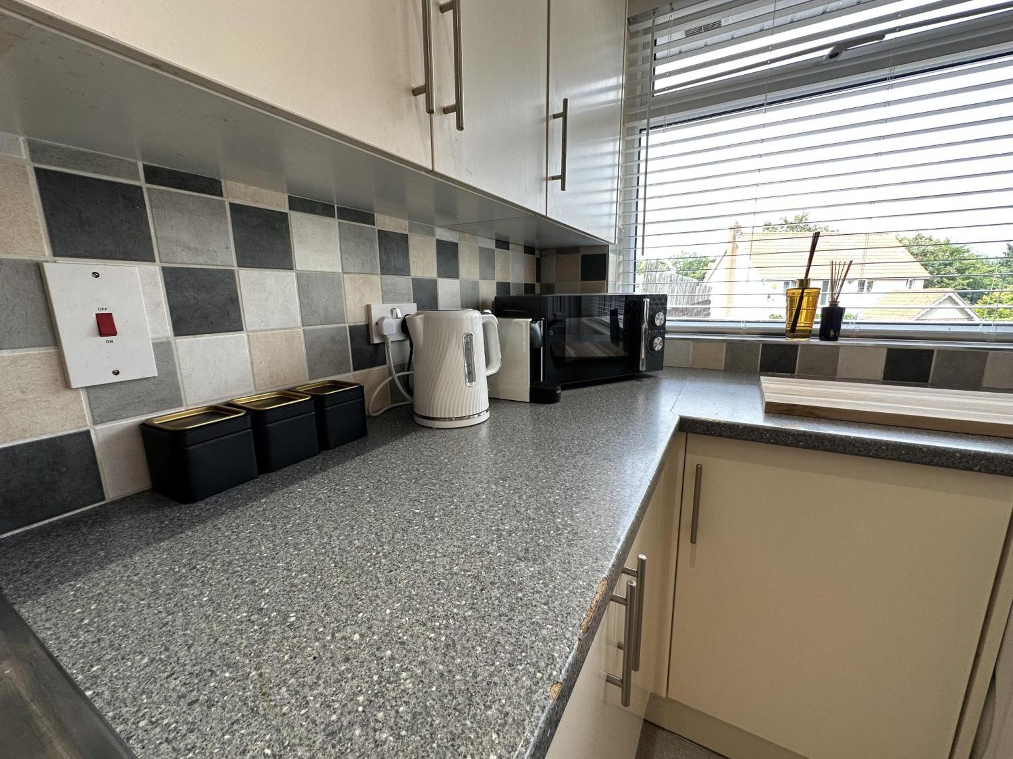 Charming 2-Bed Apartment In Danbury Essex Chelmsford Exterior photo